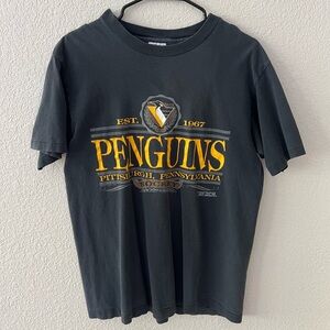 Vintage Pittsburgh Penguins T-Shirt 🐧